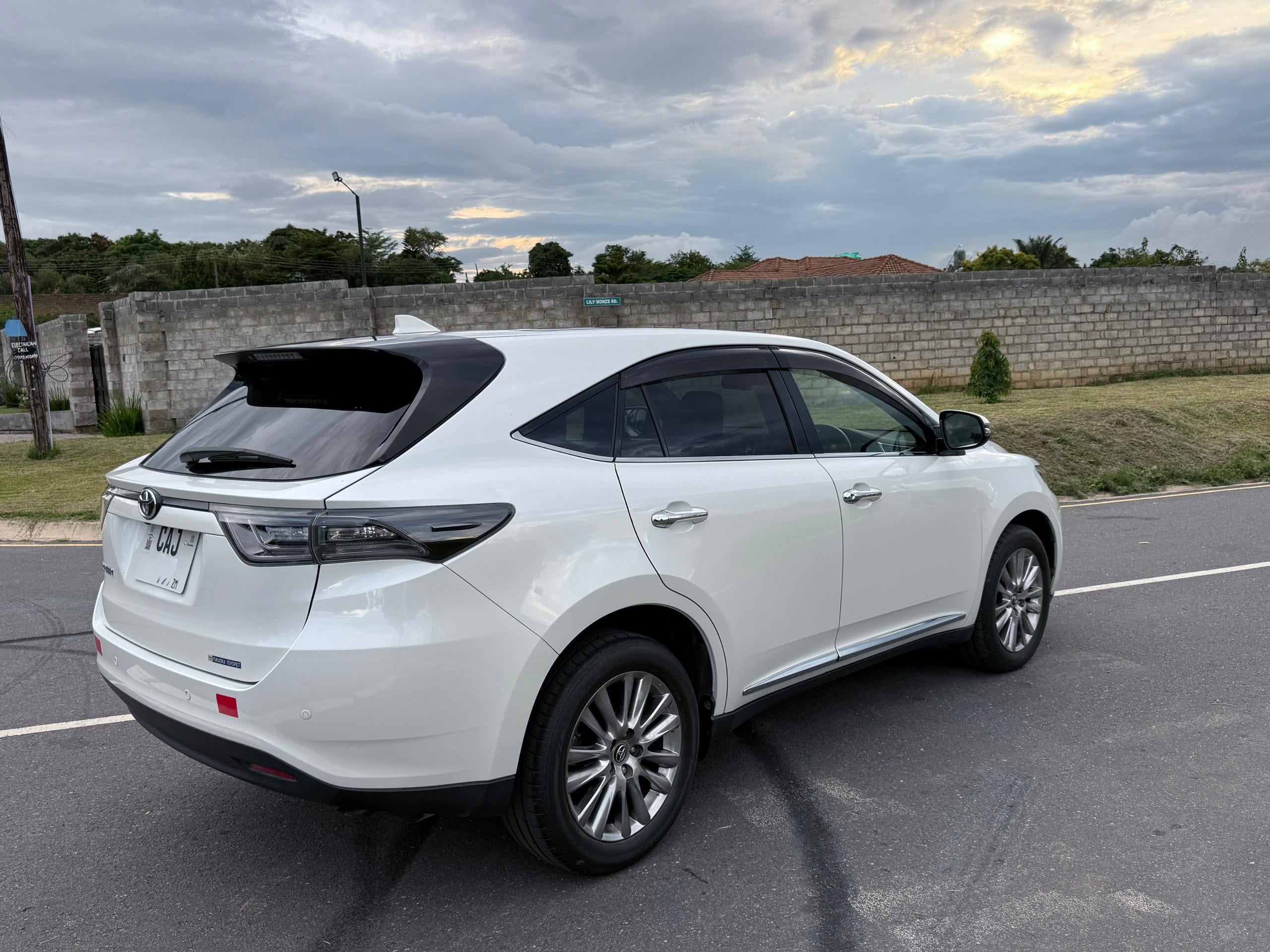 2016 Toyota HARRIER