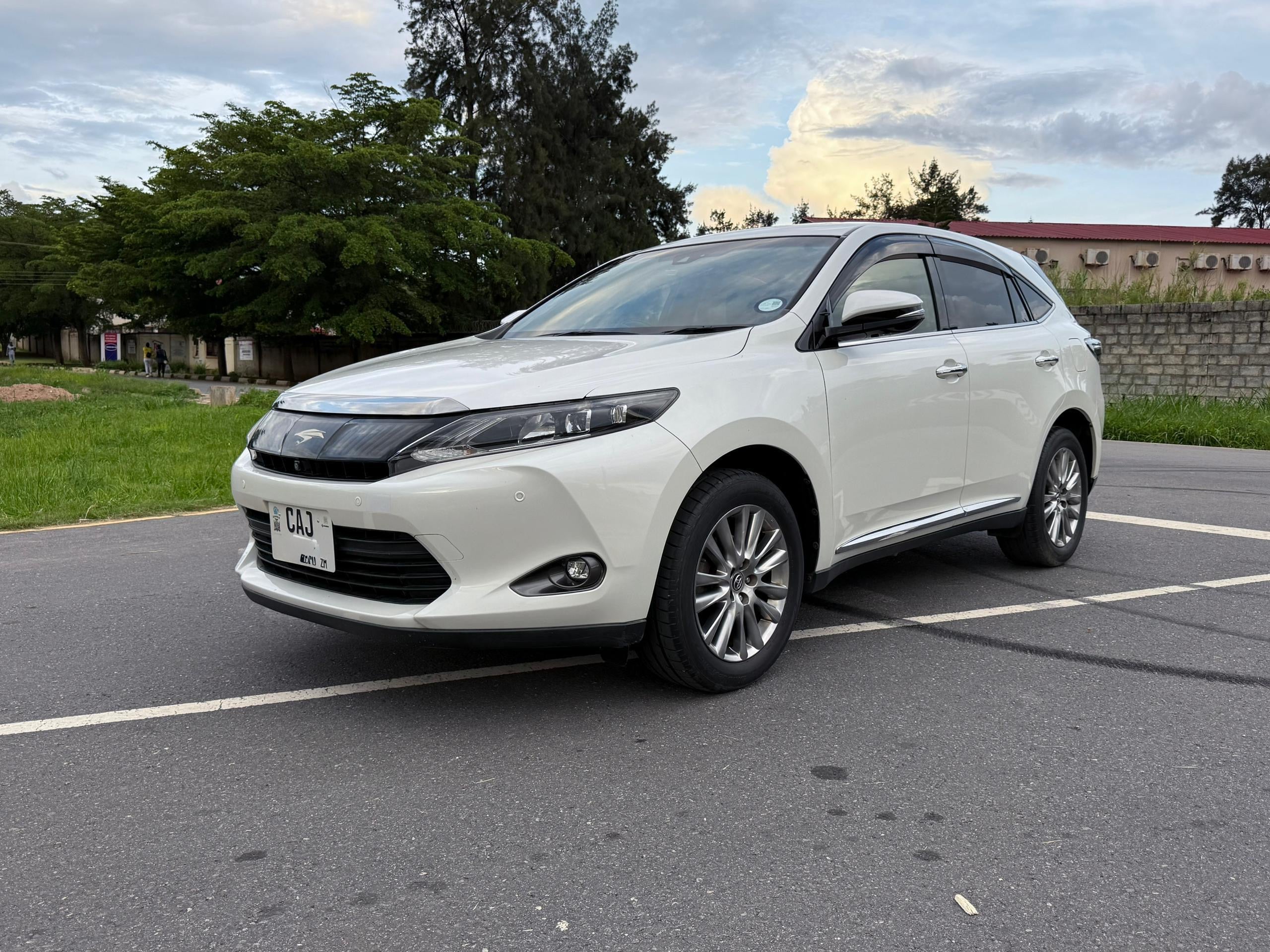 2016 Toyota HARRIER